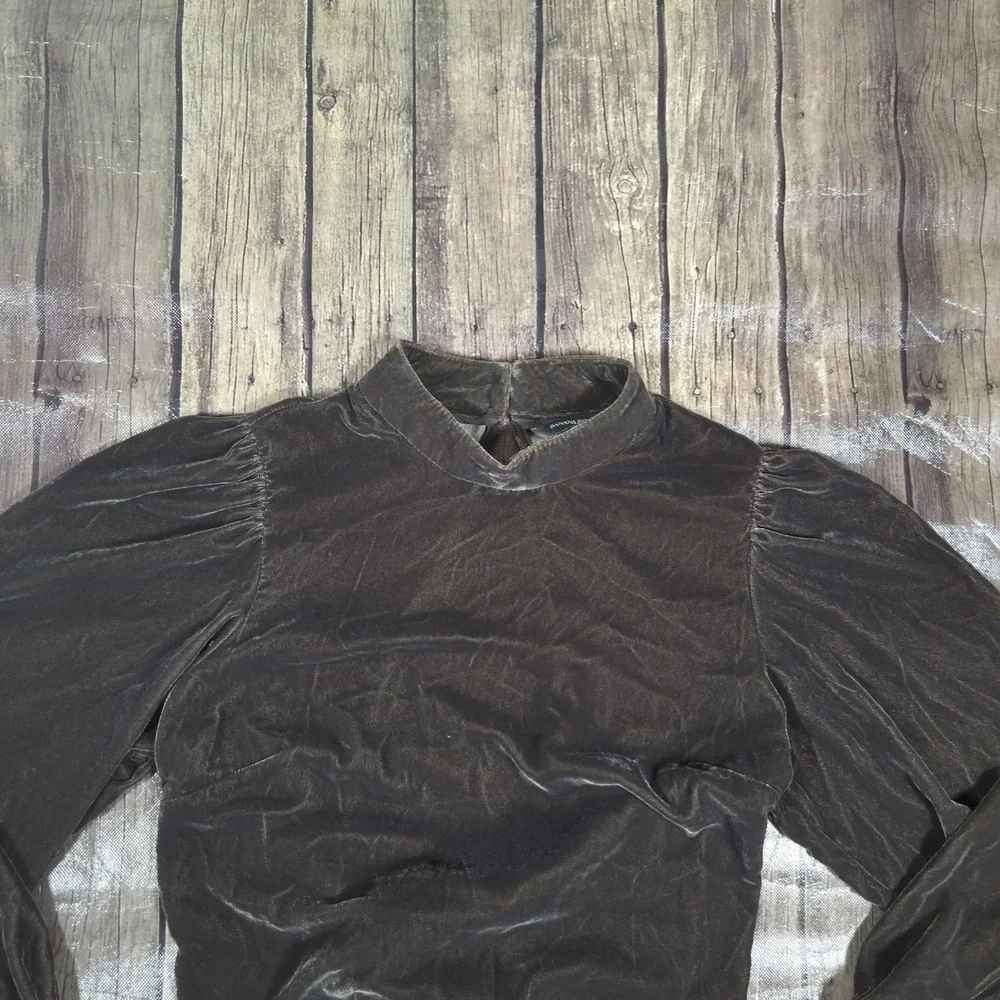 Banana Republic Cropped Velvet Open Back Blouse Womens M Brown Whimsigoth